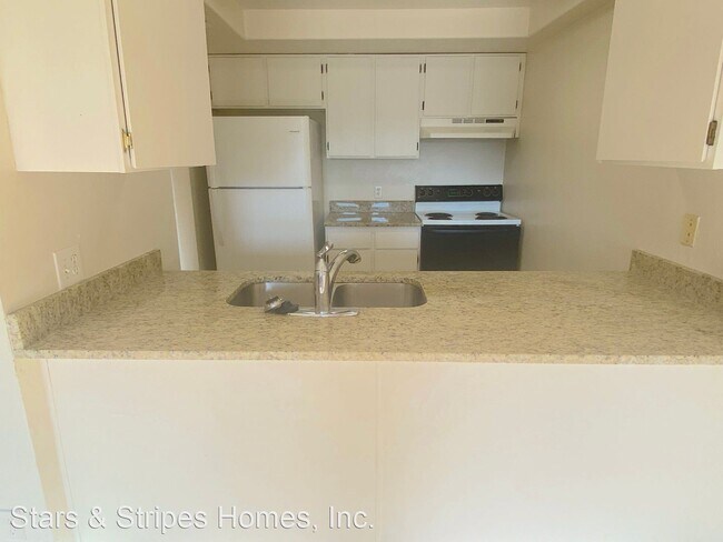 Building Photo - 2 br, 1.5 bath House - 14130 E. Temple Dri...