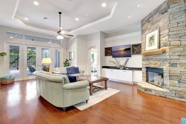 Building Photo - 71 3rd St