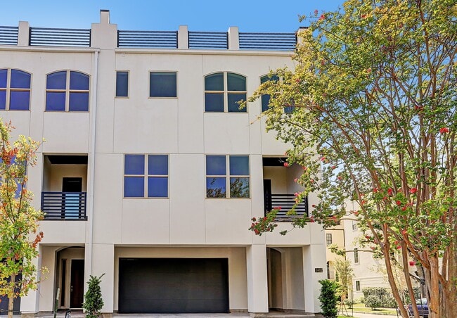 Building Photo - 1402 Eberhard St