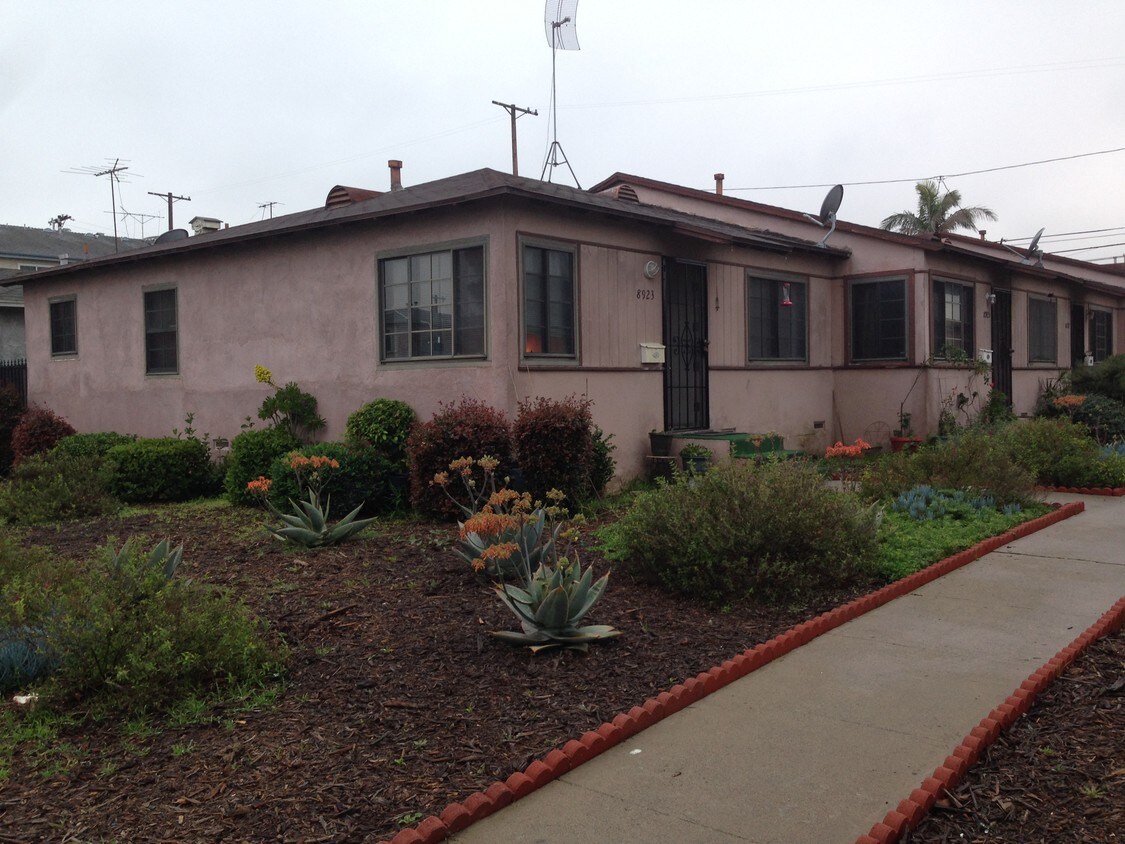 8927 Reading Ave, Westchester, CA 90045 Apartments in Westchester, CA