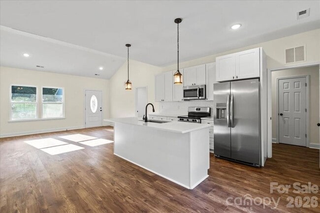 Foto del edificio - 5328 Oaktree Dr