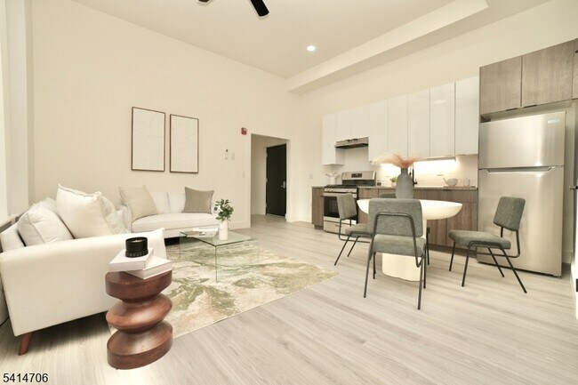 Foto del edificio - 536 Central Ave