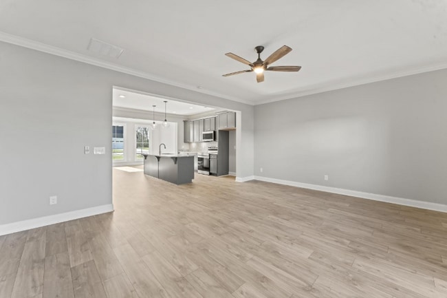 Foto del edificio - 1347 Queenie Johns Dr