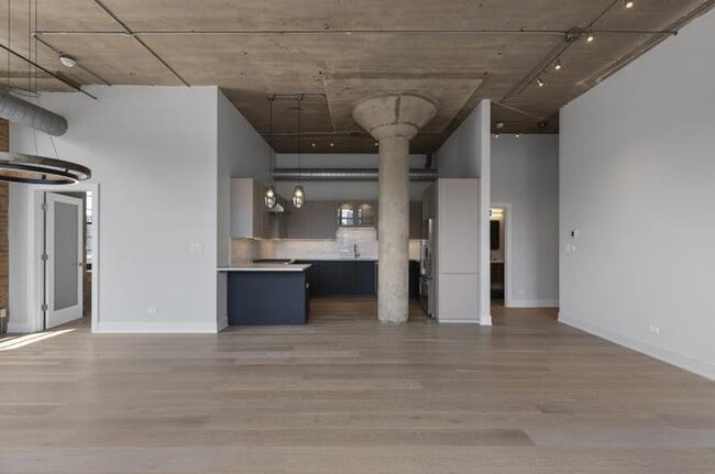 Building Photo - 2 bedroom in Chicago IL 60607