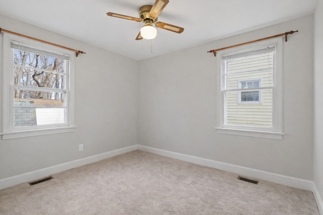 Dormitorio 2 - 2409 Buford Ave