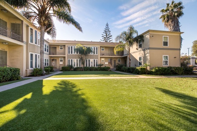 Baldwin Manor And Windsor Manor Apartments Los Angeles Ca Apartments Com