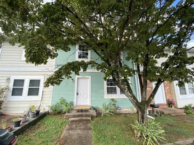 Building Photo - 1840 Picadilly Cir