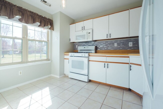 Foto del edificio - 653 Covington Ct