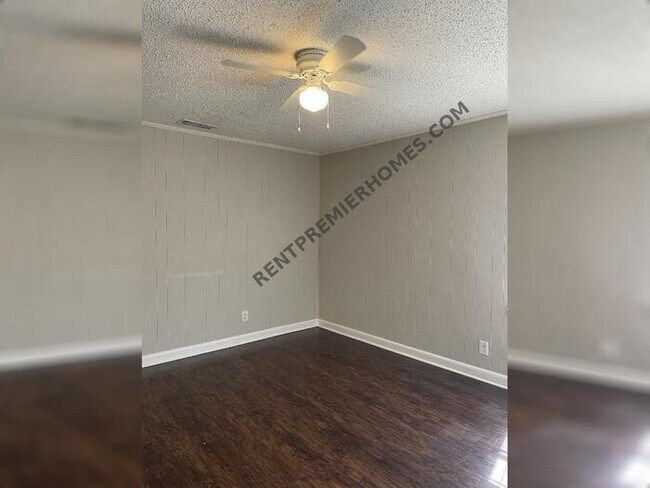 Building Photo - 303 Bass Ln