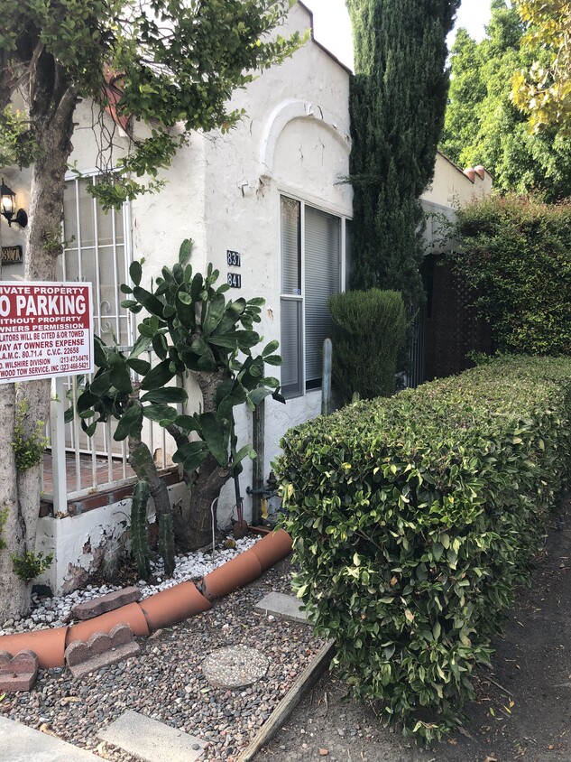 Primary Photo - 837 N Formosa Ave