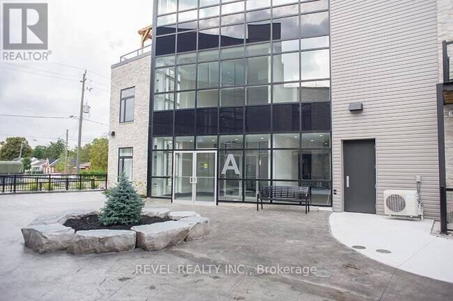 Building Photo - 85 Morrell St