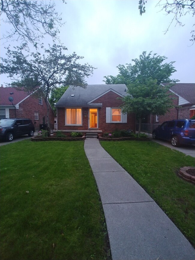 Foto del edificio - 9319 Fenton Ave