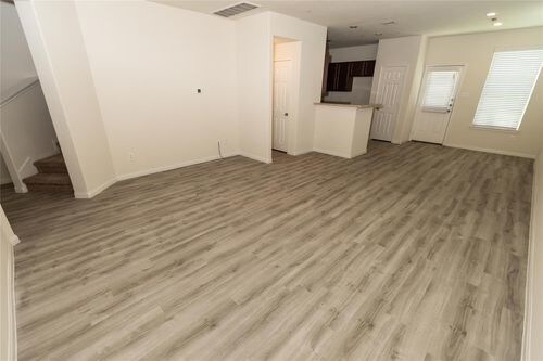 Building Photo - 3915 Calgary Cir