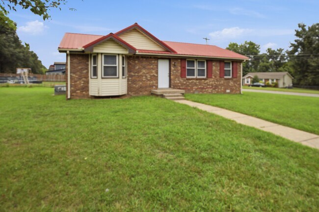 Foto del edificio - 700 Shelton Cir