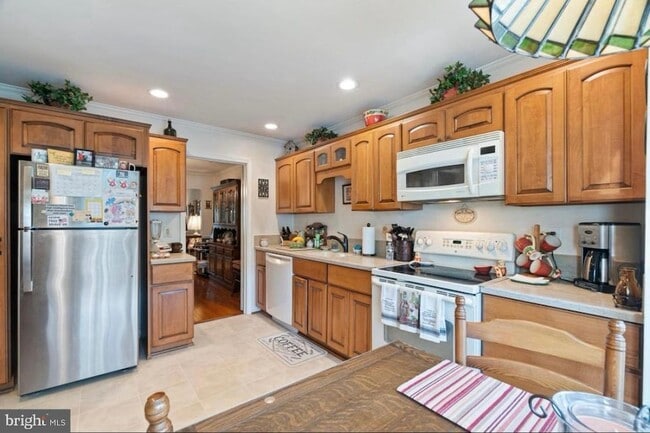 Building Photo - 7720 Bristol Square Ct