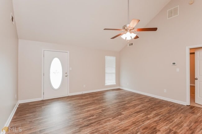 Building Photo - 112 Cedar Ridge Rd