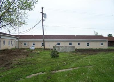 Building Photo - Town & Country Apartments
