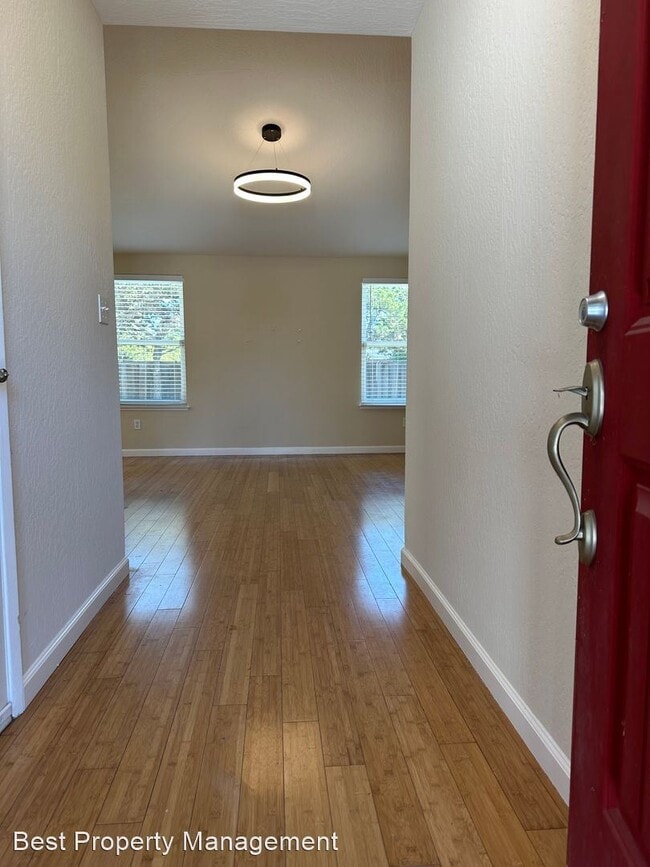 Building Photo - 3 br, 1 bath House - 1436 Wildcat Ct