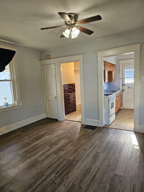 Building Photo - 5257 Rolston Ave