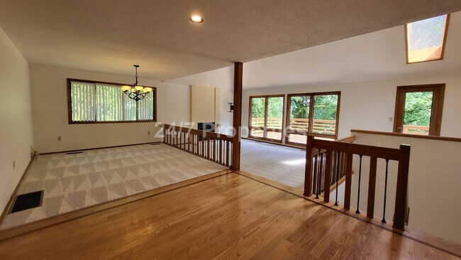 Building Photo - Beautiful 4 BD | 2.5 BA w/ Large Deck and ...