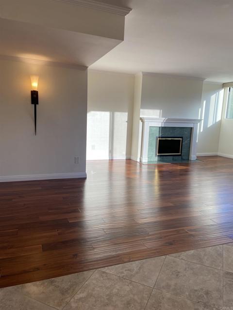 Foto del edificio - 2420 Torrey Pines Rd