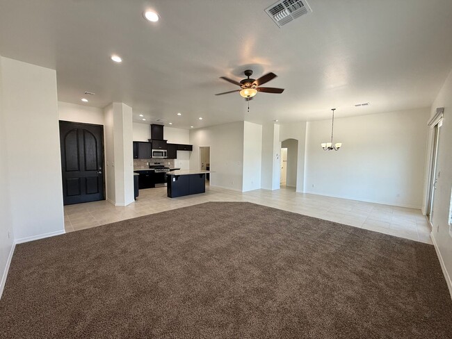 Foto del edificio - Livingston Ranch - BRAND NEW & IMMACULATE