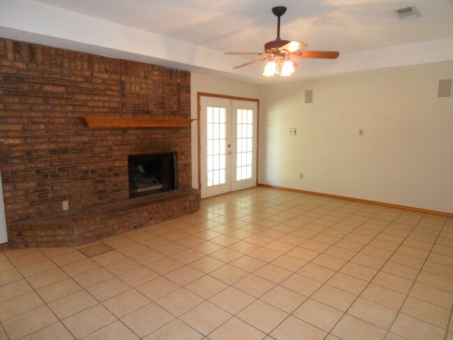 Building Photo - Corner Lot Charmer Off Chapel Creek | 4BR/2BA with Fireplace, Garden Tub & Fenced Backyard