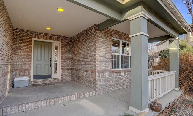 Building Photo - Light-Filled Longmont Gem with Elegant Fin...