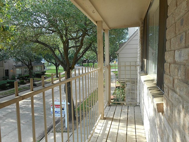 Building Photo - 6498 Alisa Ln