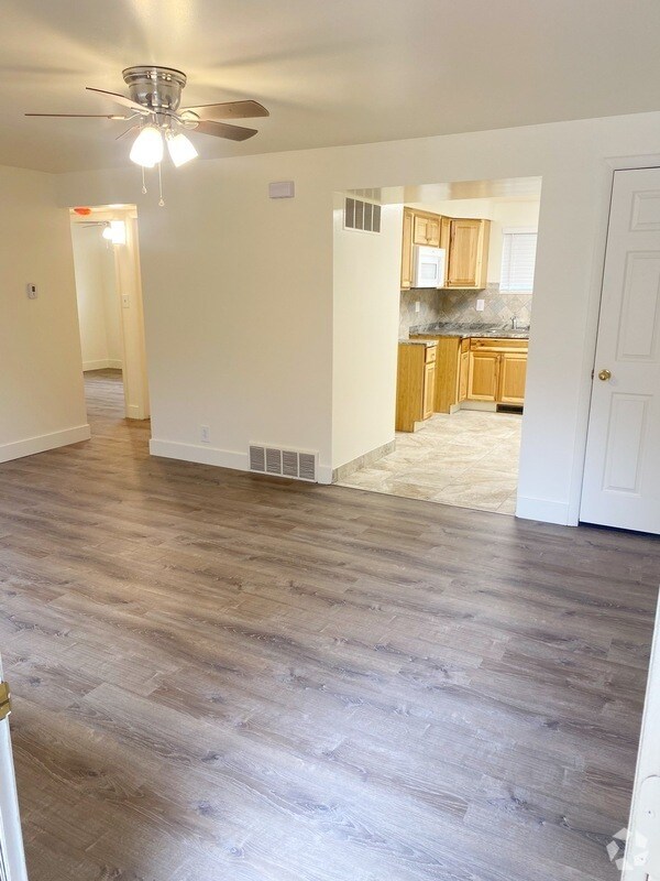 Cinnamon Ridge Apartments for Rent with Hardwood Floors Provo, UT 1