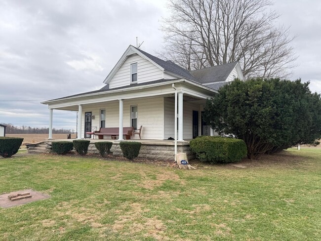 Building Photo - 4790 Lancaster Thornville Rd NE