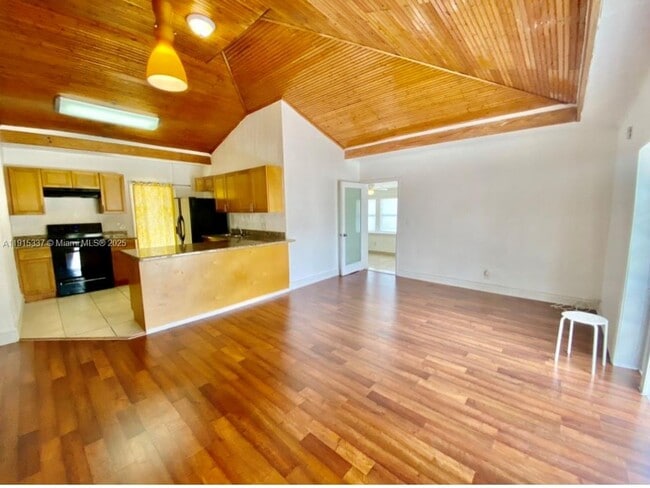 Building Photo - 2402 NW 42nd St