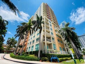 Building Photo - 2000 N Bayshore Dr