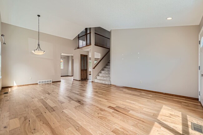 Foto del edificio - 7930 Bard Ct