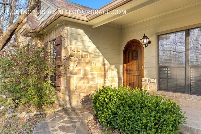 Building Photo - 316 Garden Dr
