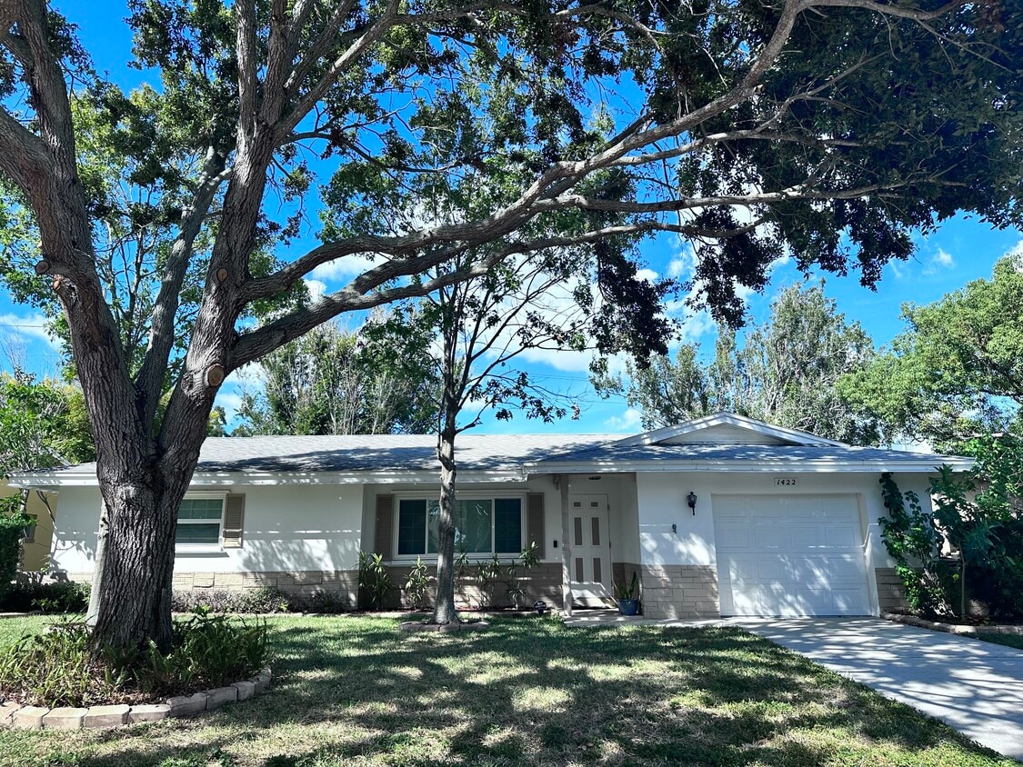 Primary Photo - 1422 Byram Dr