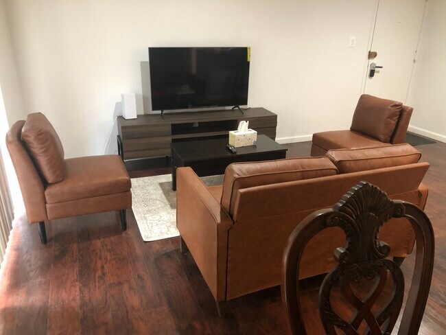 Foto del edificio - 7841 Enola St