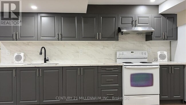 Building Photo - 40 Houghton St