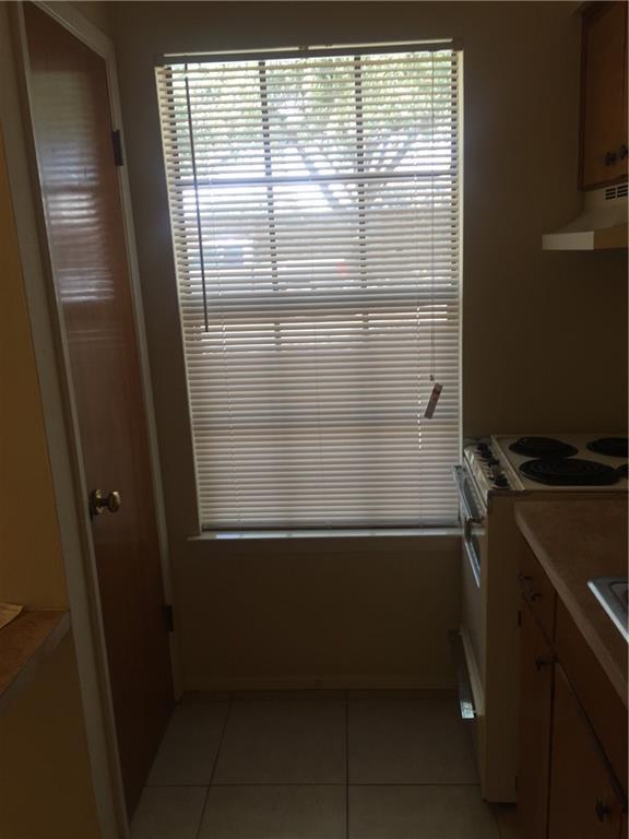 Foto del edificio - 619 W 37th St