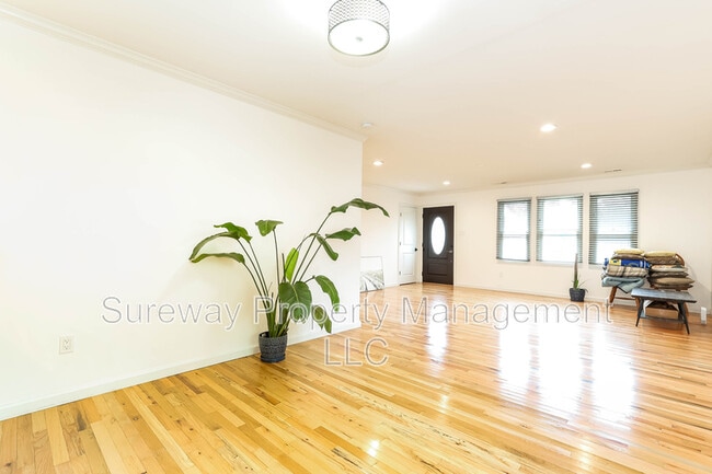 Foto del edificio - 256 Coolidge Ave
