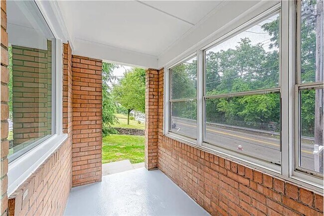 Foto del edificio - 4205 Stanton Ave