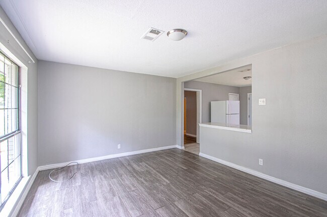 Building Photo - 4900 Trinity