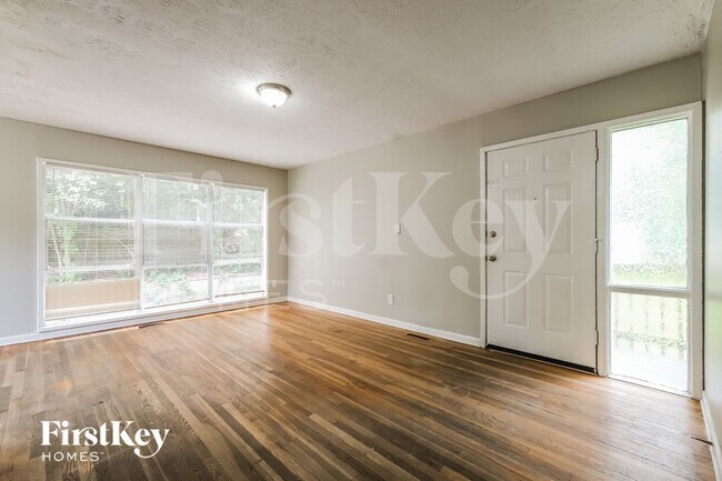 Foto del edificio - 5070 Fairmont Rd SE