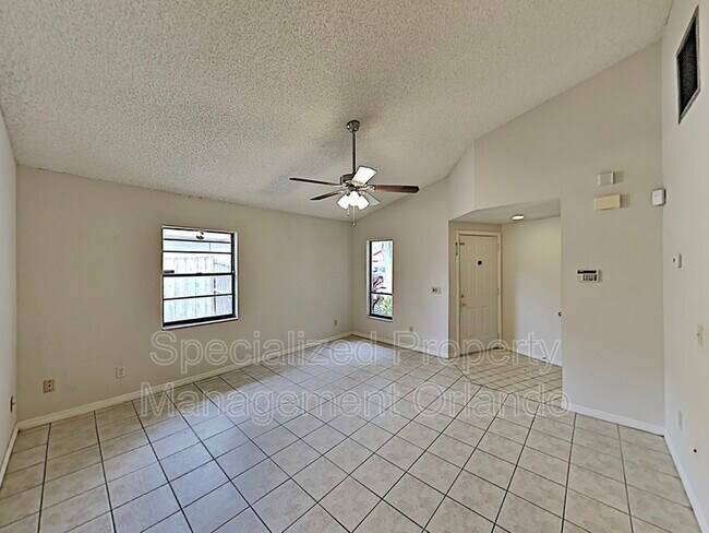 Foto del edificio - 4566 Heritage Oak Dr