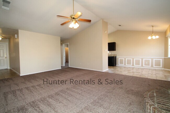 Foto del edificio - Comfortable 3-Bedroom Home in the Stratfor...