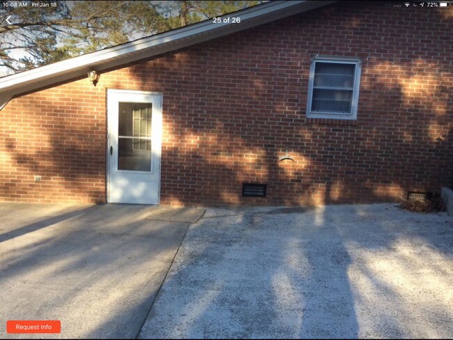 Building Photo - 2108 Londonderry Ln