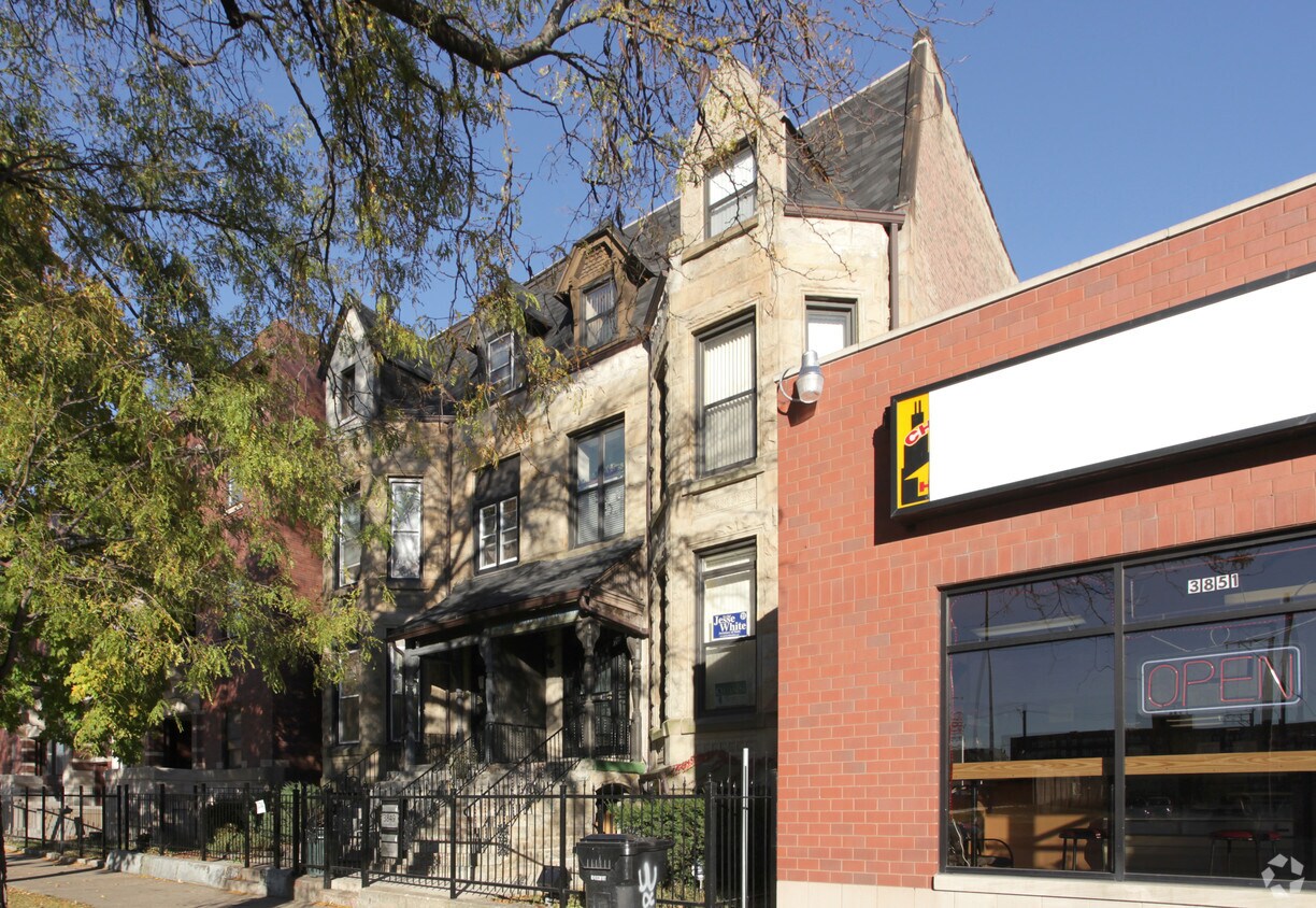 Foto principal - 3845-3849 S Michigan Ave