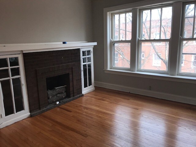 Building Photo - 4818 N Hamilton Ave