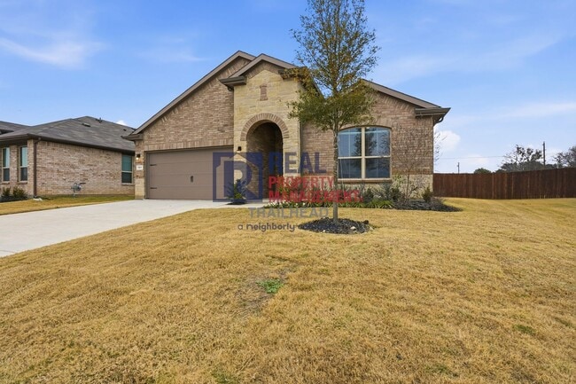 Building Photo - Well-Designed 4 Bedroom Single-Story