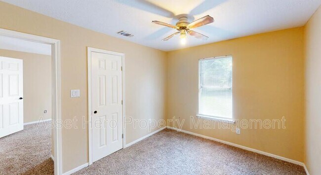 Building Photo - 2215 Woodville Rd